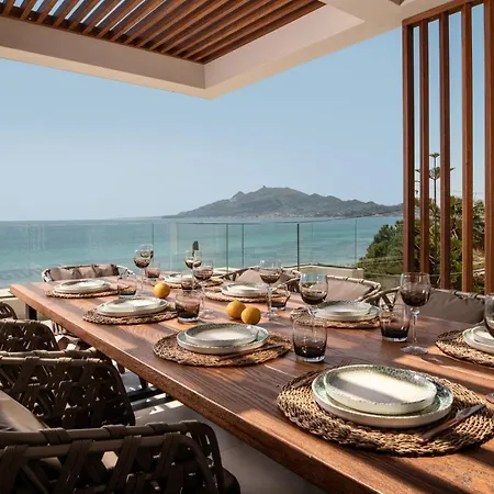 Vilă Nerea Deluxe Seafront Villa, Iconic Infinity Pool, By Thinkvilla