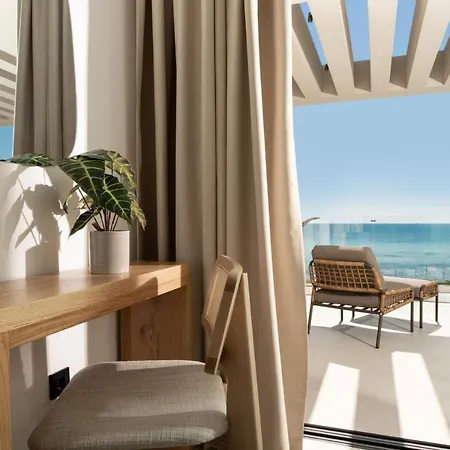 Villa Nerea Deluxe Seafront Villa, Iconic Infinity Pool, By Thinkvilla *