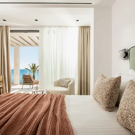 Villa Nerea Deluxe Seafront Villa, Iconic Infinity Pool, By Thinkvilla