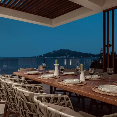 Nerea Deluxe Seafront Villa, Iconic Infinity Pool, By Thinkvilla Vila *