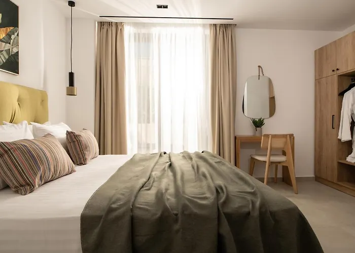 Villa Nerea Deluxe Seafront Villa, Iconic Infinity Pool, By Thinkvilla