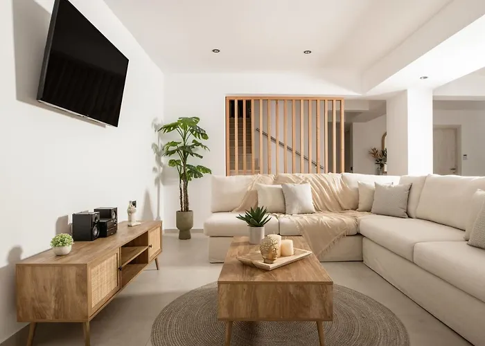 Nerea Deluxe Seafront Villa, Iconic Infinity Pool, By Thinkvilla