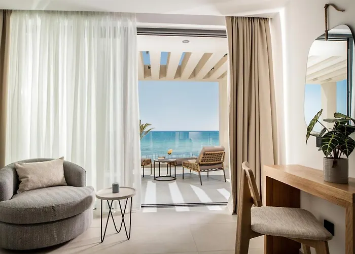 Nerea Deluxe Seafront Villa, Iconic Infinity Pool, By Thinkvilla *