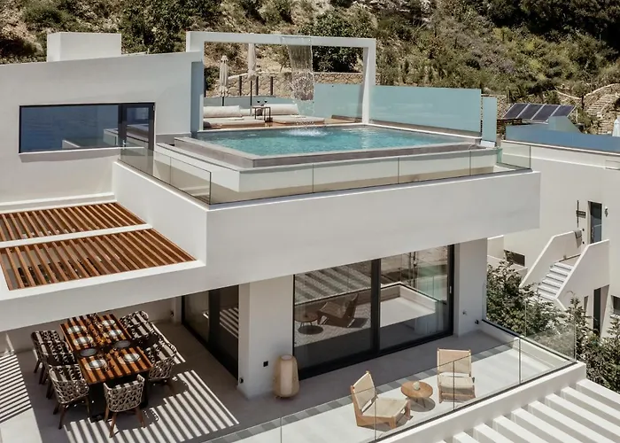 别墅 Nerea Deluxe Seafront Villa, Iconic Infinity Pool, By Thinkvilla