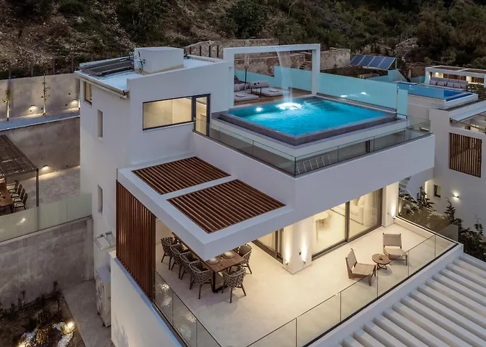 Nerea Deluxe Seafront Villa, Iconic Infinity Pool, By Thinkvilla *