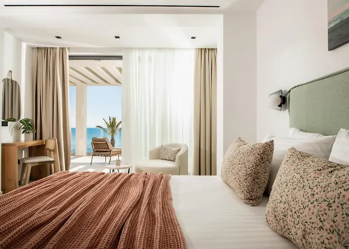 别墅 Nerea Deluxe Seafront Villa, Iconic Infinity Pool, By Thinkvilla
