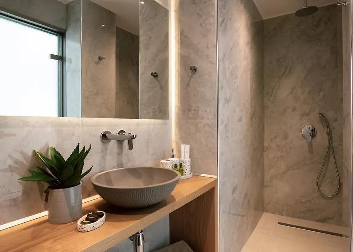 Nerea Deluxe Seafront Villa, Iconic Infinity Pool, By Thinkvilla Akrotiri