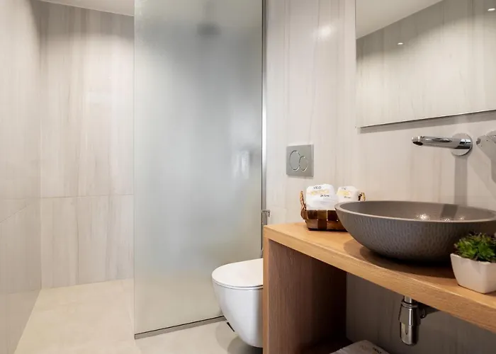 Nerea Deluxe Seafront Villa, Iconic Infinity Pool, By Thinkvilla Akrotiri